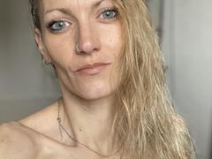 DaneeSoHot - blond female with  small tits webcam at xLoveCam