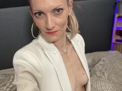 DaneeSoHot - blond female with  small tits webcam at xLoveCam