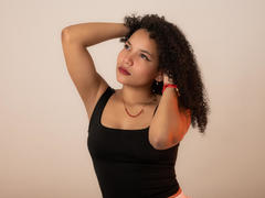 DanellaVera - female with brown hair webcam at LiveJasmin