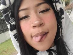 BonnieBond - female with black hair and  big tits webcam at xLoveCam