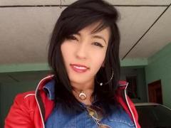 DaniaHot - female with black hair webcam at xLoveCam