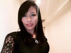 DaniaHot from xLoveCam