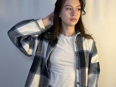 DanicaStuer - female with black hair webcam at xLoveCam