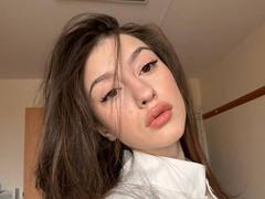 DanicaStuer - female with black hair webcam at xLoveCam