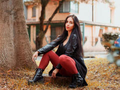 NataliePhillips - female with brown hair and  big tits webcam at LiveJasmin