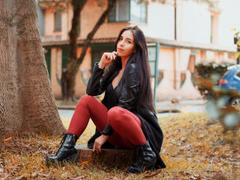 NataliePhillips - female with brown hair and  big tits webcam at LiveJasmin