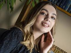 DanielaHunt - blond female webcam at LiveJasmin