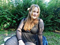 DaniellaGraceZZ - female with brown hair and  big tits webcam at xLoveCam