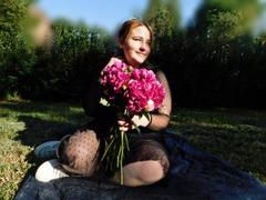 DaniellaGraceZZ - female with brown hair and  big tits webcam at xLoveCam