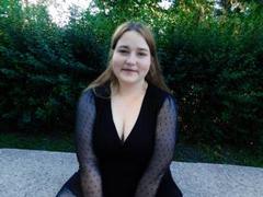 DaniellaGraceZZ - female with brown hair and  big tits webcam at xLoveCam