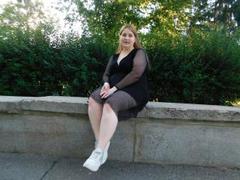 DaniellaGraceZZ - female with brown hair and  big tits webcam at xLoveCam