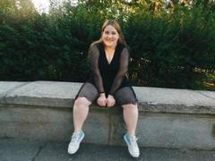 DaniellaGraceZZ - female with brown hair and  big tits webcam at xLoveCam