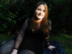 DaniellaGraceZZ from xLoveCam