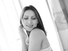 AnomimWoman - female with brown hair webcam at LiveJasmin