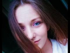 DannaShiny - female webcam at xLoveCam