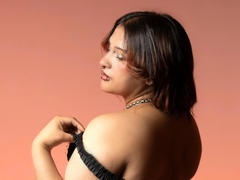 DanniLuke - female with brown hair and  big tits webcam at xLoveCam