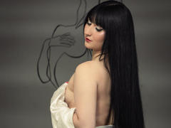 Daphnnee - female with black hair webcam at xLoveCam