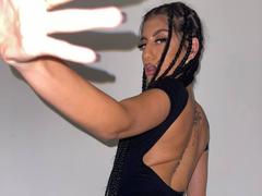 DariaVeil - female with black hair webcam at xLoveCam