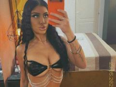 DariaVeil - female with black hair webcam at xLoveCam