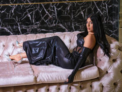 DariaVeil - female with black hair webcam at xLoveCam