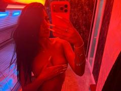 DariaVeil - female with black hair webcam at xLoveCam