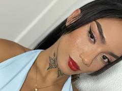 DariannaArtehortua - shemale webcam at xLoveCam