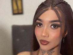 DariannaArtehortua - shemale webcam at xLoveCam