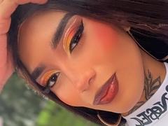 DariannaArtehortua - shemale webcam at xLoveCam