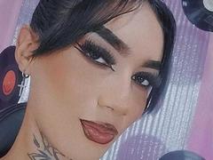 DariannaArtehortua - shemale webcam at xLoveCam