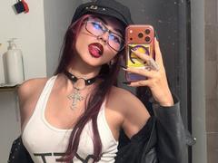 DarkMaddy - female with red hair webcam at xLoveCam
