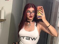 DarkMaddy - female with red hair webcam at xLoveCam