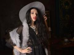 ElviraHolly - female with black hair webcam at ImLive