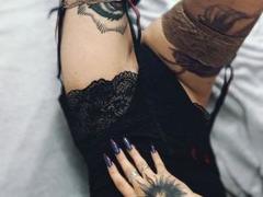 ElviraHolly - female with black hair webcam at ImLive