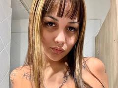 NegraDeedee - female with brown hair webcam at xLoveCam