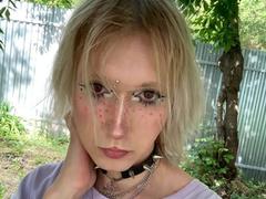 DarlineHalasz - blond shemale webcam at xLoveCam