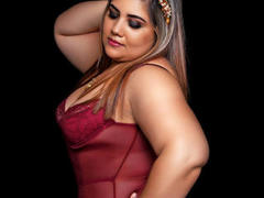 DashaBrunett - female with brown hair and  big tits webcam at xLoveCam