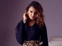 DashingFoxy - female with brown hair and  big tits webcam at LiveJasmin
