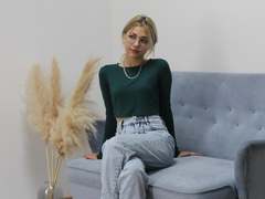DataSley - blond female webcam at xLoveCam