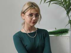 DataSley - blond female webcam at xLoveCam