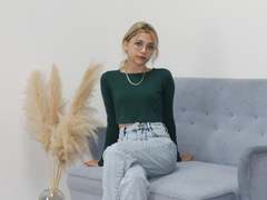 DataSley - blond female webcam at xLoveCam