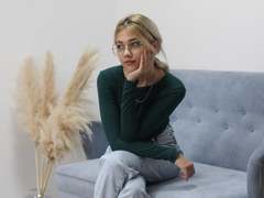 DataSley - blond female webcam at xLoveCam