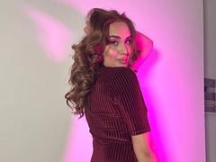 DawnGwin - female with brown hair webcam at xLoveCam