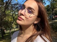 DawnGwin - female with brown hair webcam at xLoveCam
