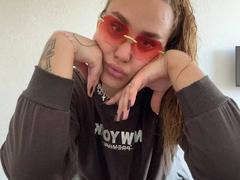 DawnGwin - female with brown hair webcam at xLoveCam