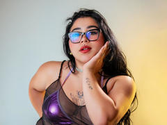 DayannaCold - female with black hair and  big tits webcam at LiveJasmin
