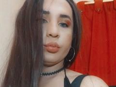 Dayanzaa - shemale with red hair webcam at xLoveCam