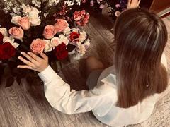 DeanaGramlich - female with brown hair and  big tits webcam at xLoveCam