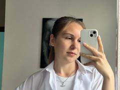 DeeannMilloy - female with black hair webcam at xLoveCam