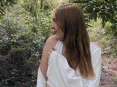 DeeannMilloy - female with black hair webcam at xLoveCam