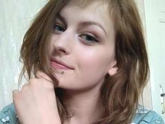 DeepNadiine - female with brown hair and  small tits webcam at xLoveCam